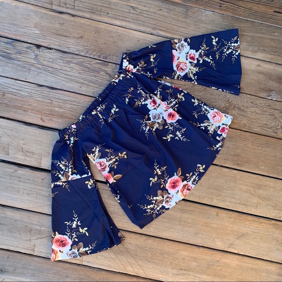 Floral ♡ Off the Shoulder Top - Picture 2 of 8